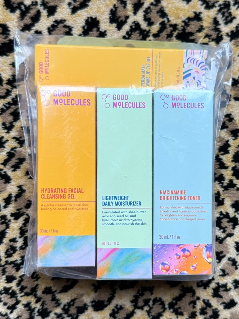 Good Molecules bundle (NIB) - Picture 4 of 9